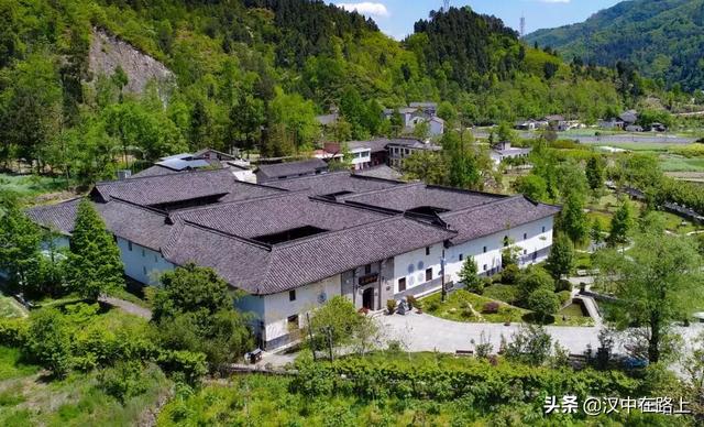 赖子山庄最新手机版下载,开启自然美景探索之旅