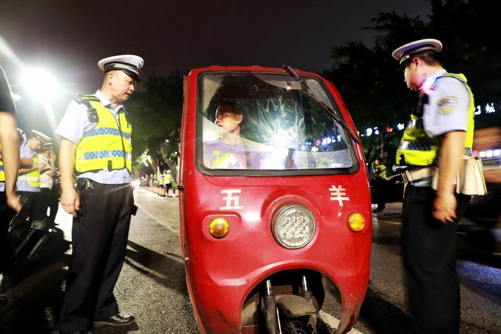 酒驾电动三轮车新处罚标准,小杨的速度与温情关注焦点