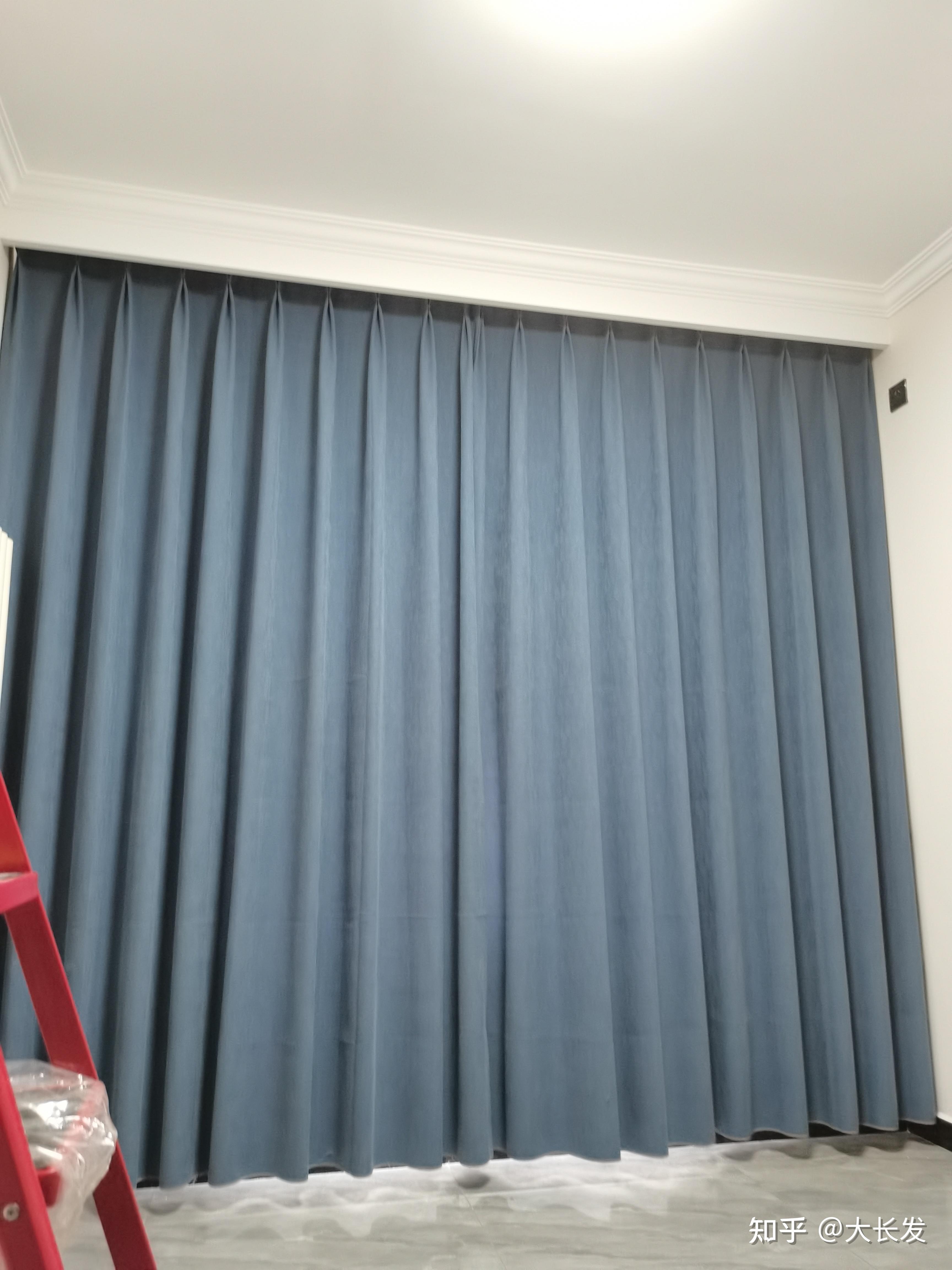 最新款窗帘,打造家的温馨故事的主角