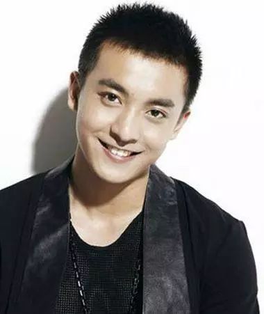 科技重塑魅力风采,最新男发型引领潮流新纪元