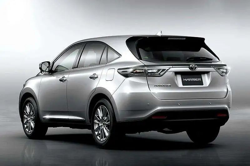 探索未知魅力,最新款丰田在小巷中的隐秘宝藏