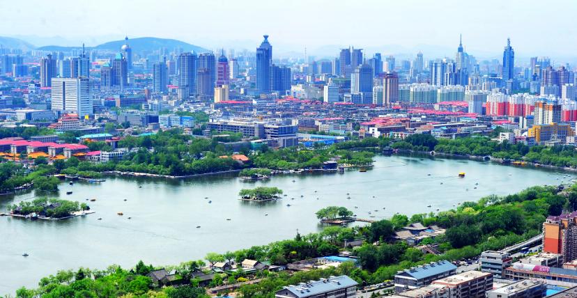 最新款车辆，时代进步的引领者与象征