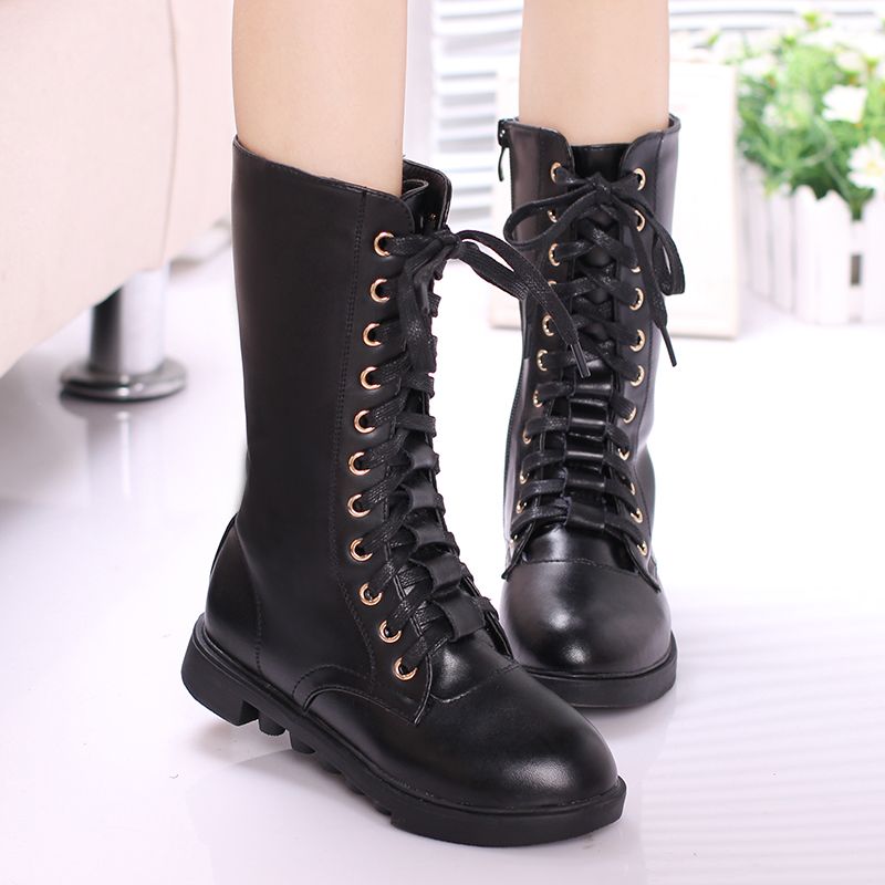 时尚翘楚，最新靴引领潮流风尚