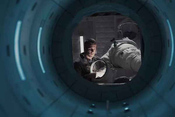 最新电影科幻,小巷深处的神秘世界探索