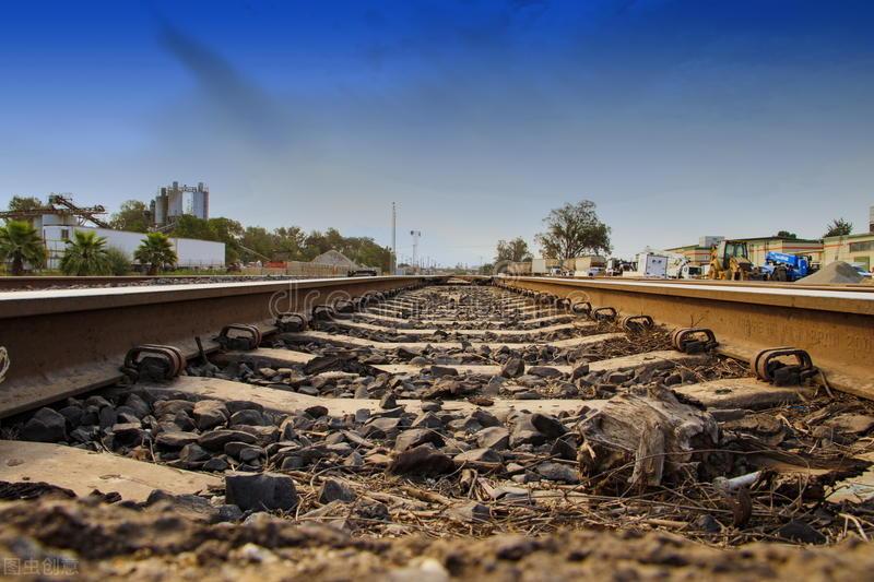 钢材最新报价与自然的浪漫之旅