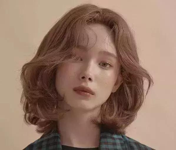 最新女士发型与科技产品介绍