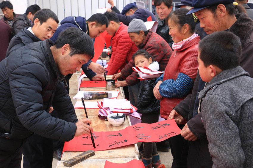 传承与创新共融的佳节喜庆之韵,最新春联精选集