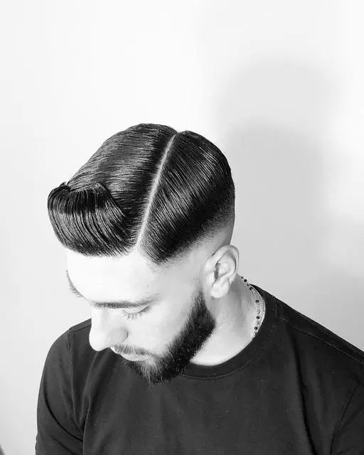 时尚焦点解读,最新油头发型潮流趋势