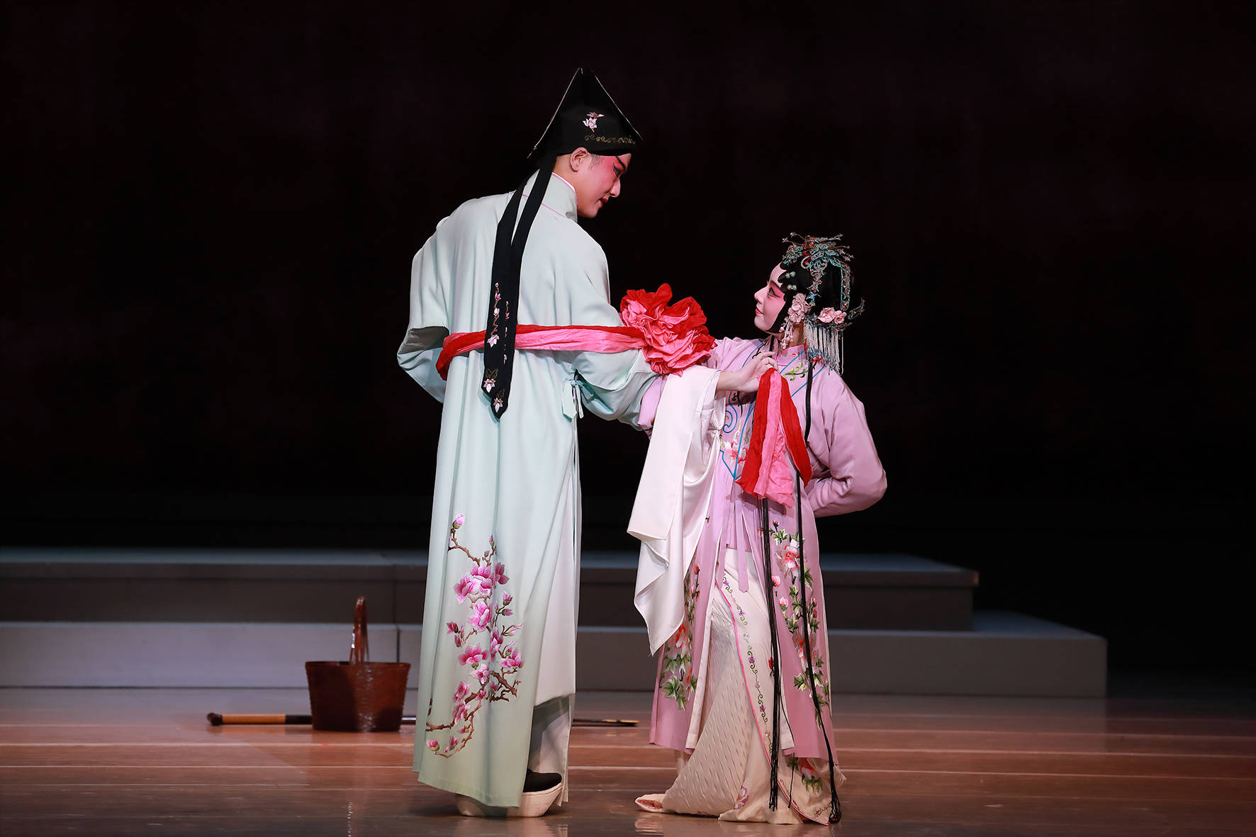 古典与现代完美融合的最新牡丹亭演绎