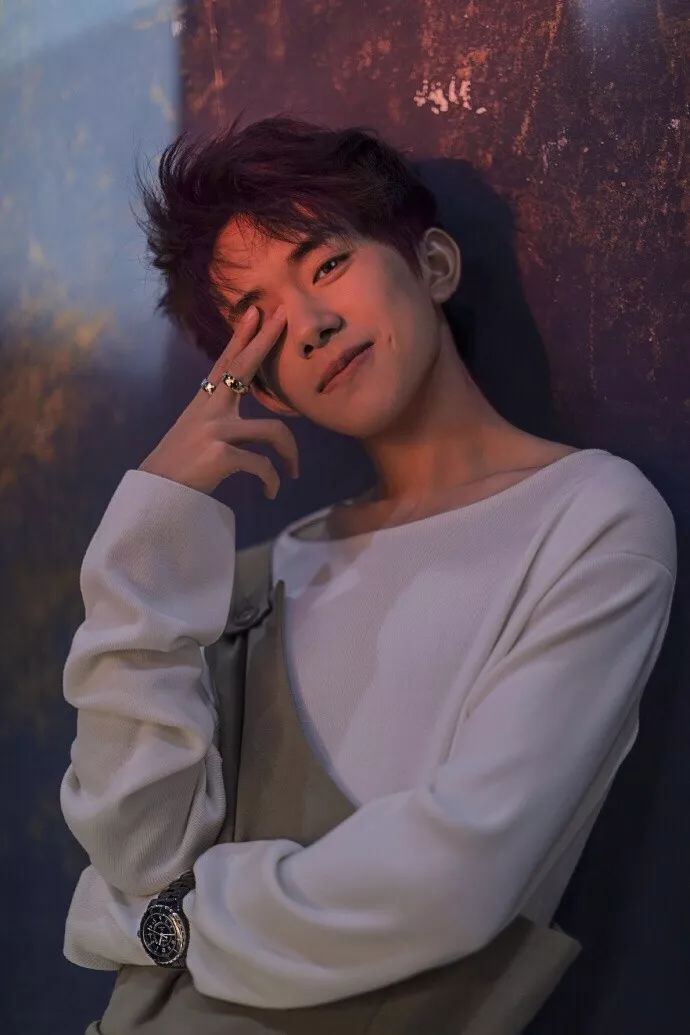 吴建豪最新自然探索之旅照片亮相,轻松感受自然美景的魅力