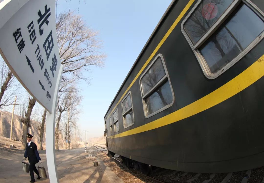 公车系列最新更新,一路温馨相伴之旅