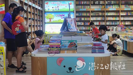 最新热销书籍，背景、事件、影响与时代地位解析