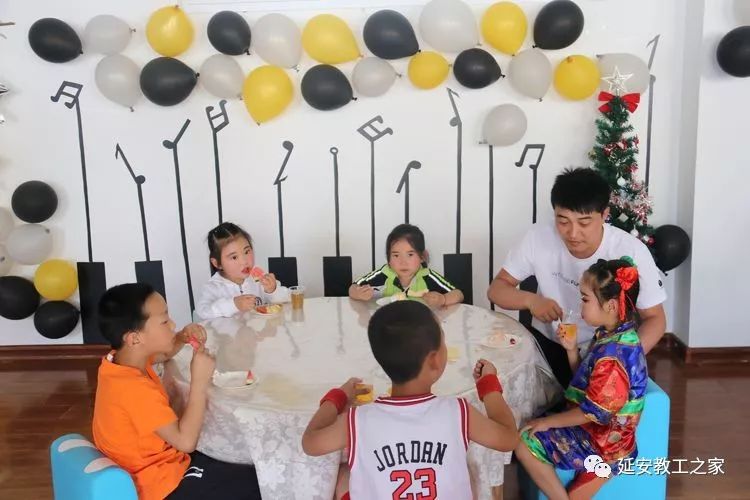 最新幼儿广场舞，舞动快乐成长，走进孩子们的世界