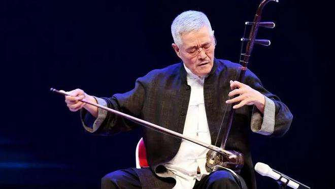 赵本山探寻小巷独特风味小店,最新访谈节目揭秘独家故事