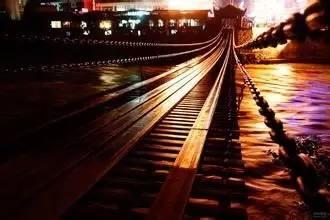 泸定桥，历史与现代的完美交融之处