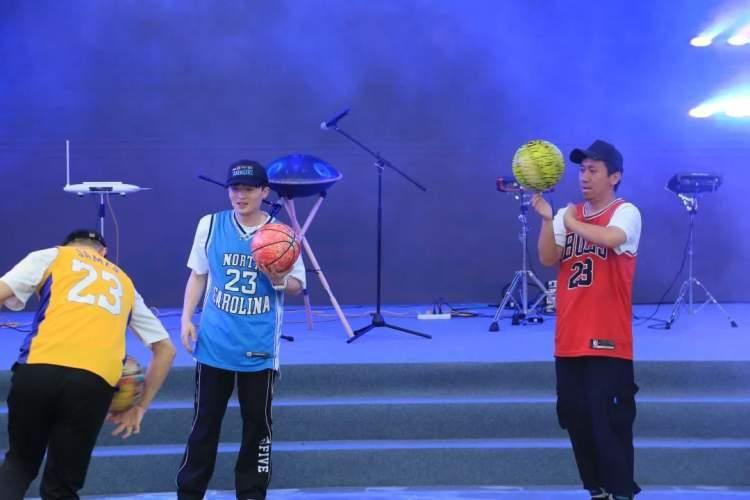 街舞最新舞步音乐潮流,炫酷舞步引领时尚风潮