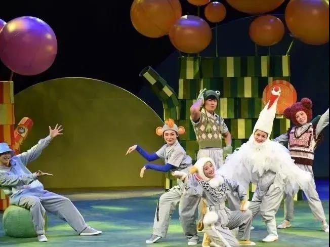 街舞最新舞步音乐潮流,炫酷舞步引领时尚风潮