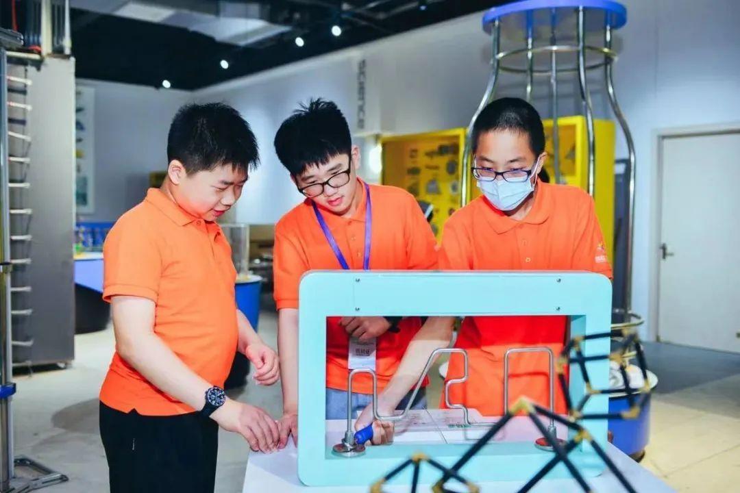 迷你世界最新玩家初探奇妙世界,无限乐趣探险之旅!