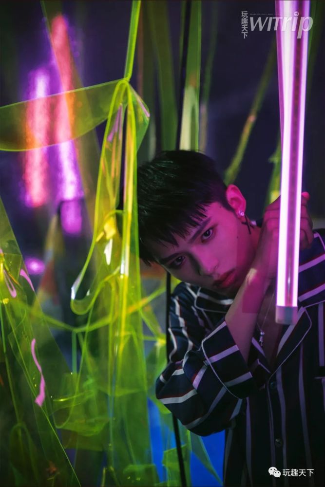 赤伞演员,时代之星光的璀璨闪耀者