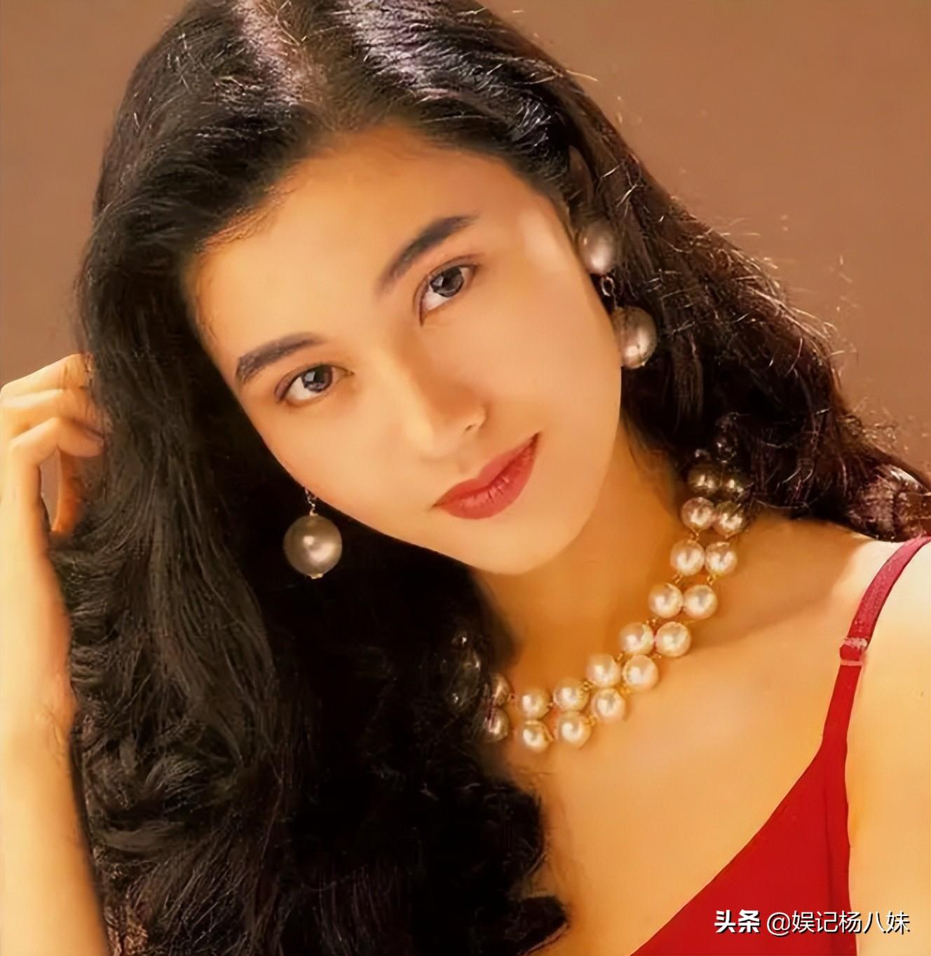 颧骨高的女明星,独特魅力与美丽风采展现迷人风采