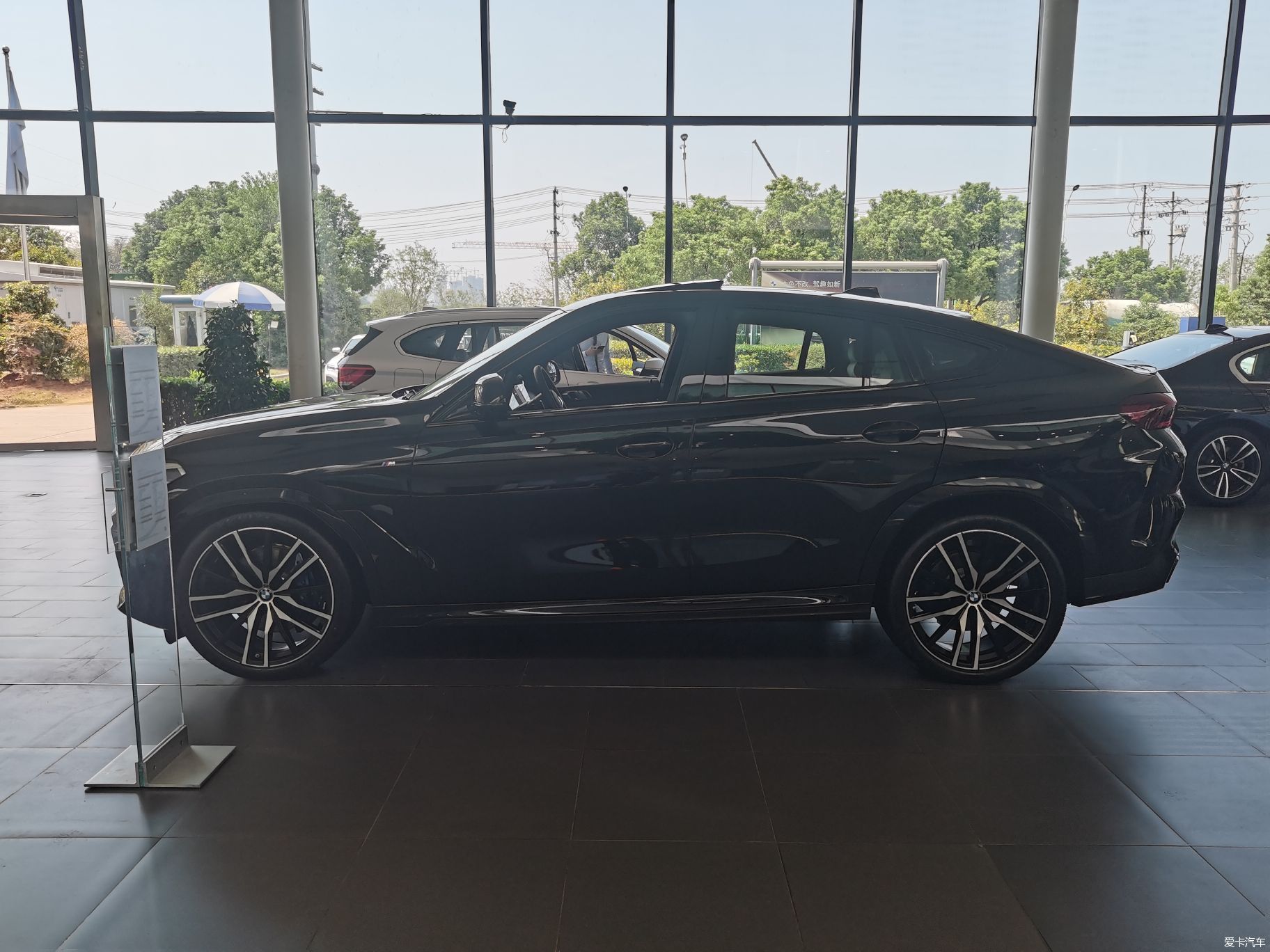 全新宝马X6车型视频展示,豪华驾驶体验一览无余🚗✨