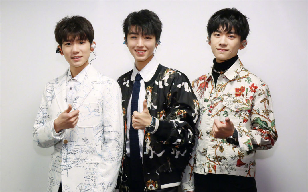 TFBOYS最新合照青春回忆杀，小红书分享瞬间唤醒回忆！