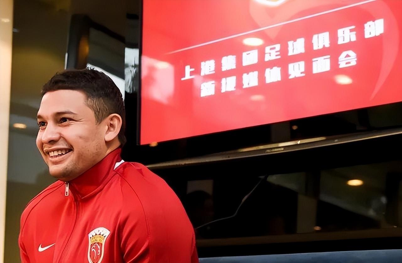 孔卡最新动态,足球传奇开启新篇章