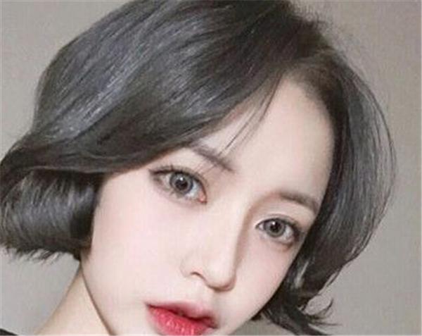 最新款短发发型女,时尚潮流与个人立场的完美融合图片展示