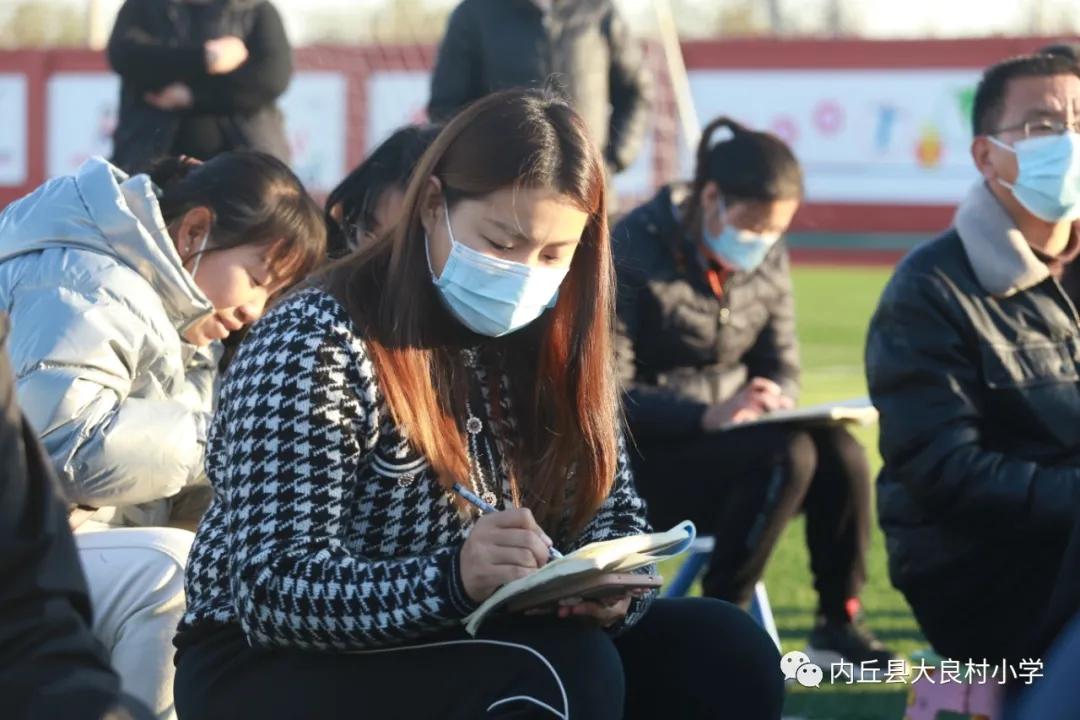 耐克最新足球鞋,时代步伐与绿茵传奇的完美结合